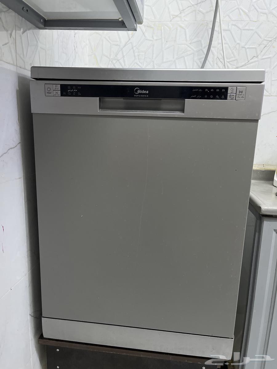 Normal size dishwasher, new with little use64447521339523111