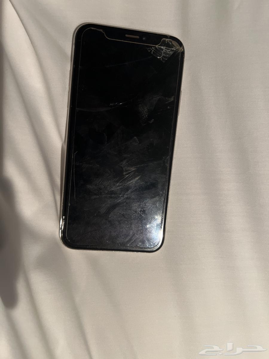 ايفون للبيع طافي له 6شهور ولا اعلم عنه شي64448566953219110