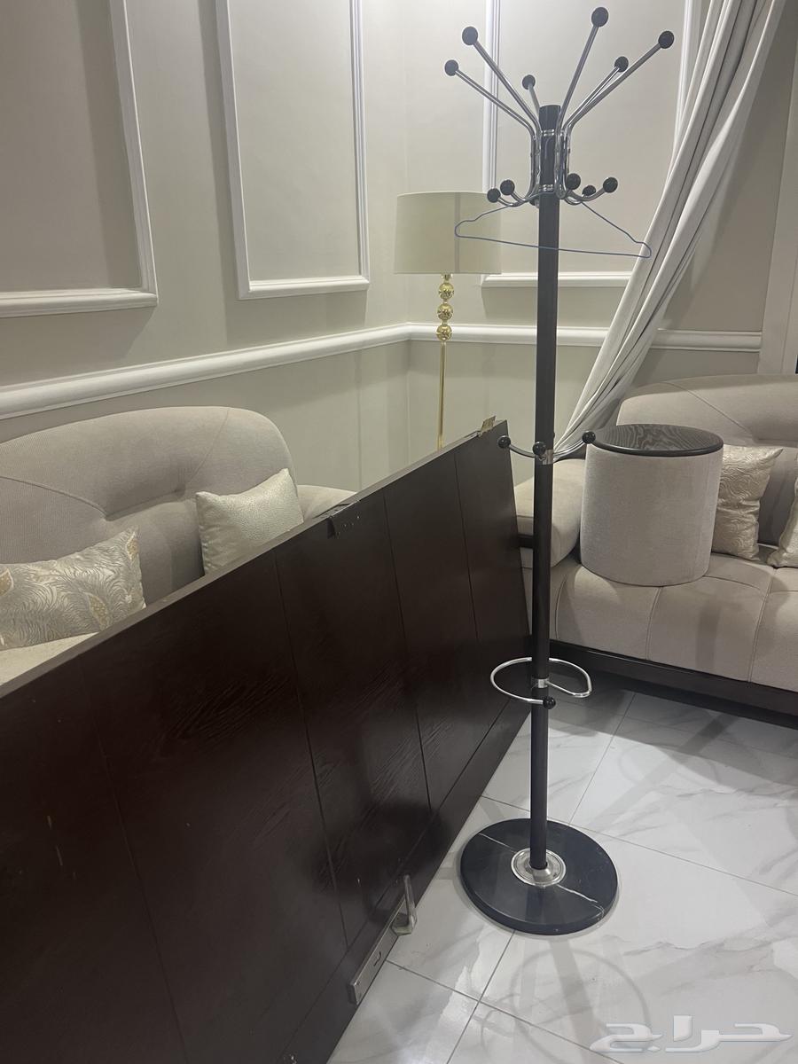 عفش زايد خشب وغسالة ملابس اوتماتيك مستعمله وكومدينا64447785348483112