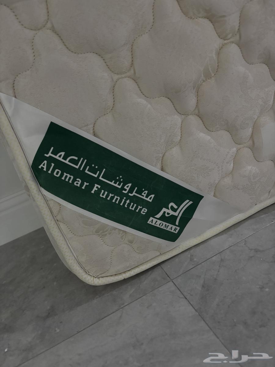 مرتبة سرير  دولاب تعليق  طاولة مع مرايا64444405145730111