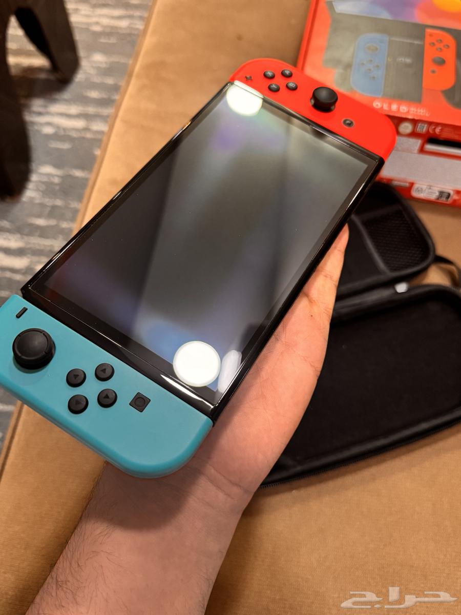 Nintendo Switch OLED used for less than a week64449328168194112