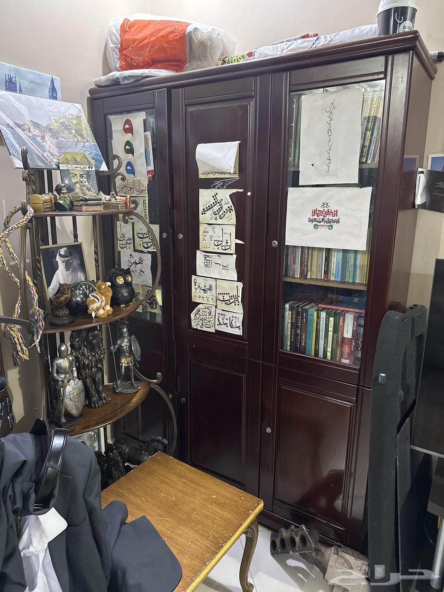 مكتبة للبيع64444984529793112