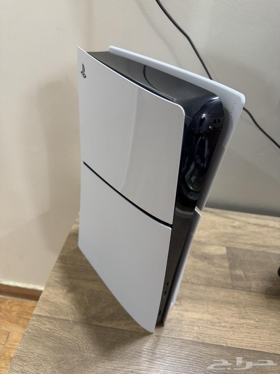 Sony 5 with all accessories, two controllers, and 3 discs64444754803202112