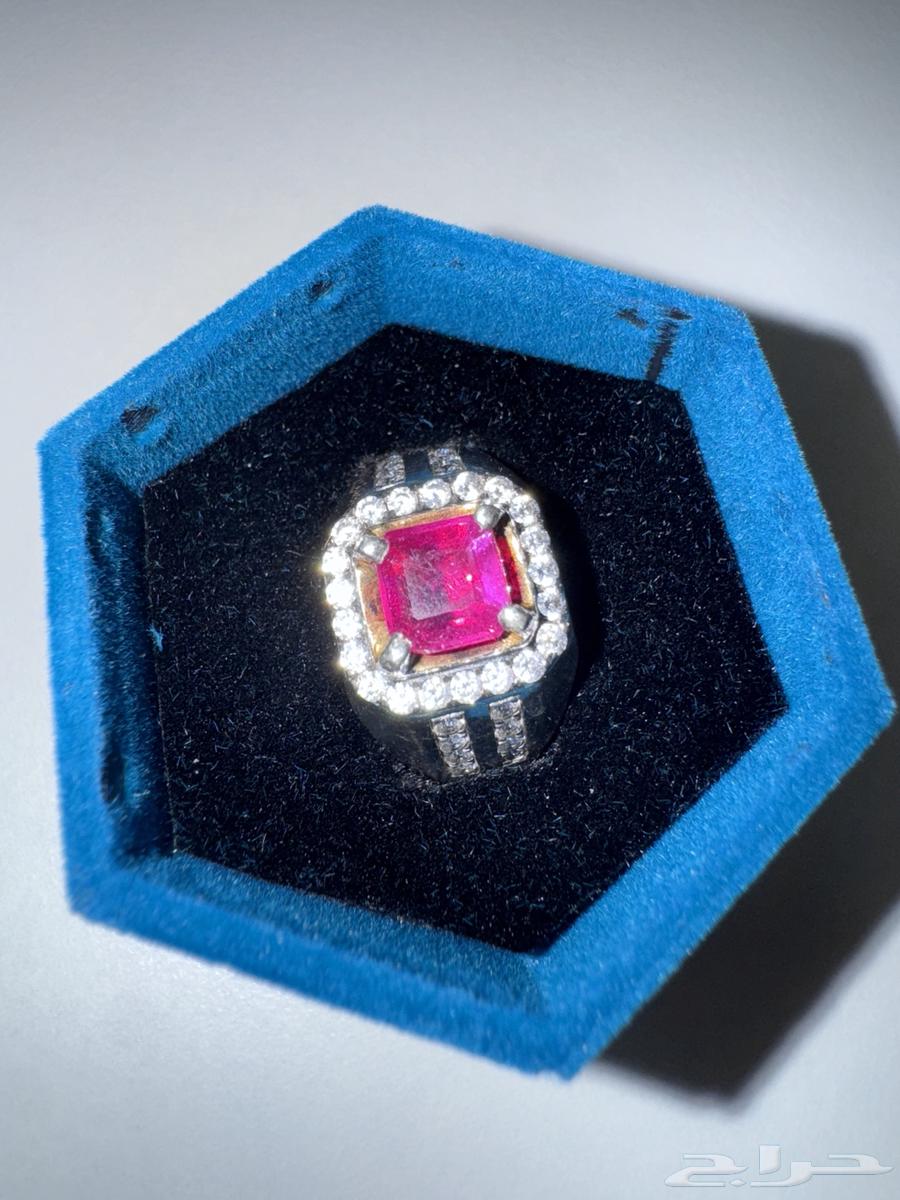 للبيع خاتم فضة مرصع بالألماس و ياقوت بورمي طبيعي (مع شهادة)64444647393795110