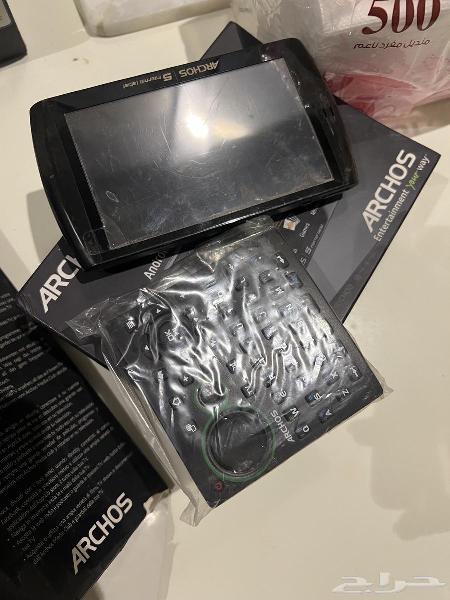 Internet Tablet Device with Accessories for Interested Parties64443896856321112