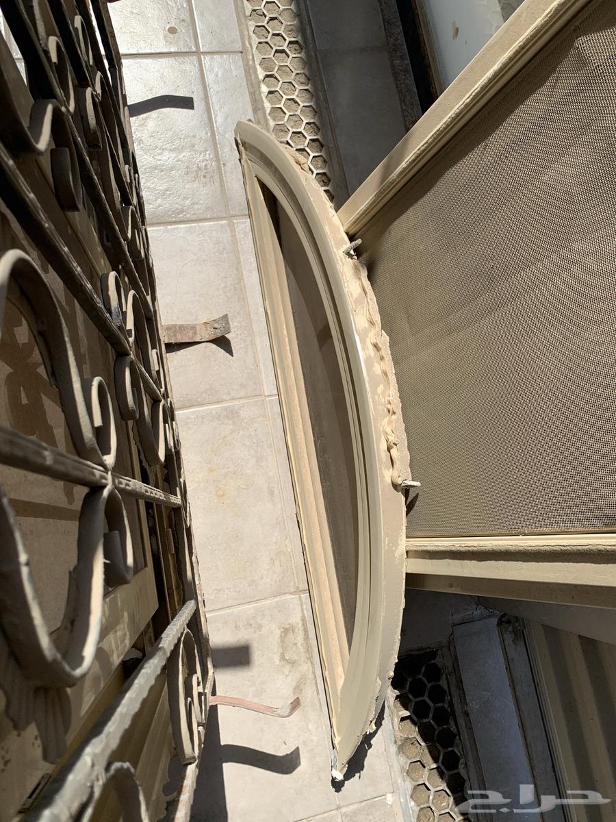 للبيع نافذه كامله64445323505666112