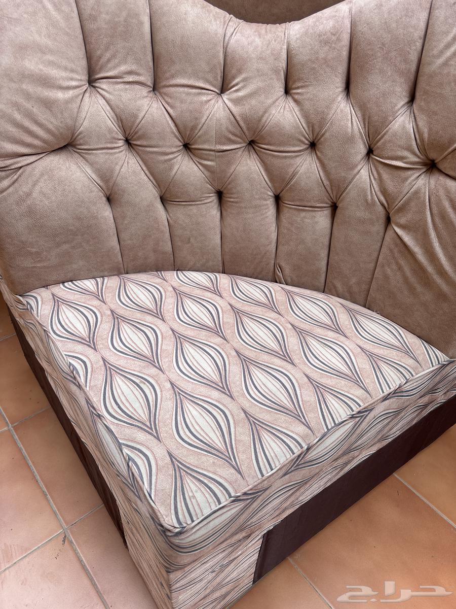 Two corners and 8 sofa pieces, clean and reupholstered64445377795586111