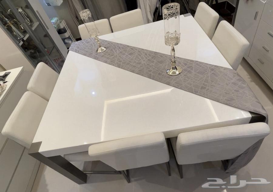 Dining table with 8 chairs64449637699841110