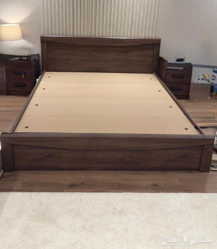 Bed without mattress from Home Center in excellent condition64443384884481112