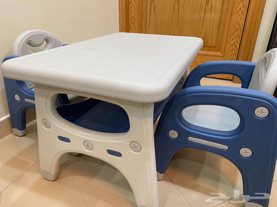 طاولة اطفال دورين مع كرسيين جديده64444056930691111