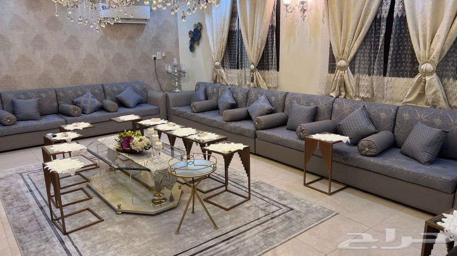 للبيع كنب منجد بحاله ممتازه64447851114113110