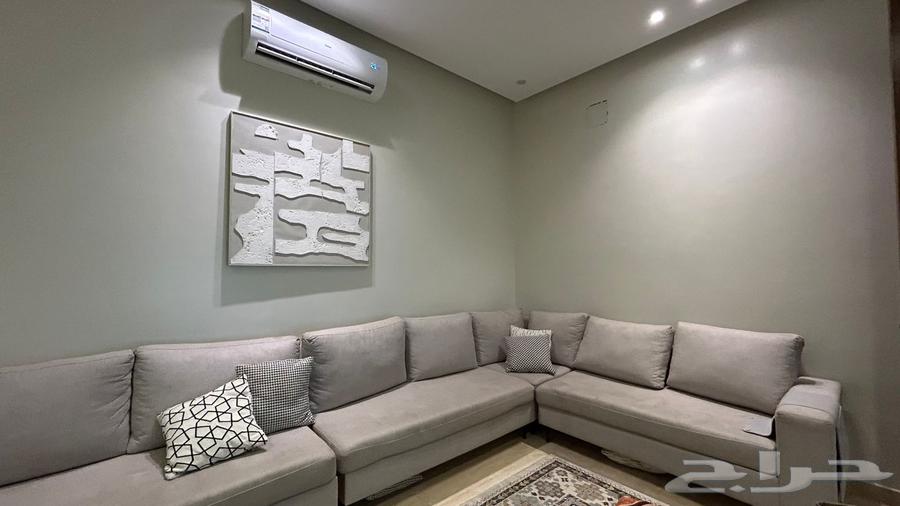 Clean used sofa64448513975938110