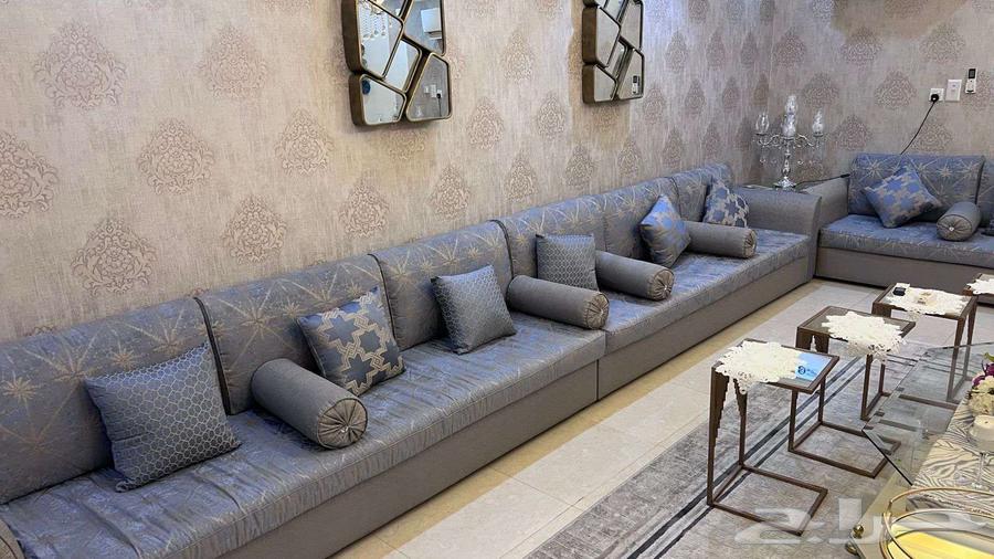 للبيع كنب منجد بحاله ممتازه64447851114113113