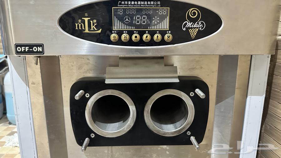 The ice cream machine is clean for sale, short size not long64447042533379111