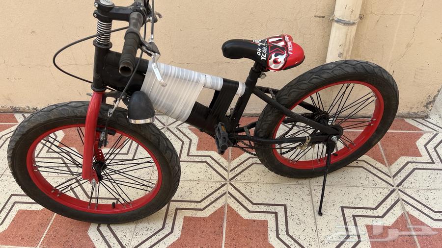 سيكل للبيع يبي له صيانه خفيفه مثل السلسله64445757394049111