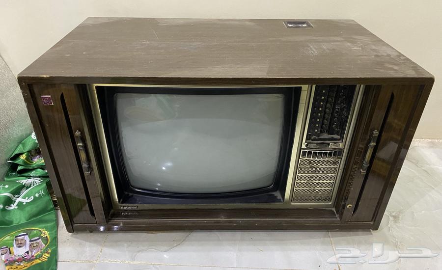 Vintage TVs and Video Equipment64442925121282110