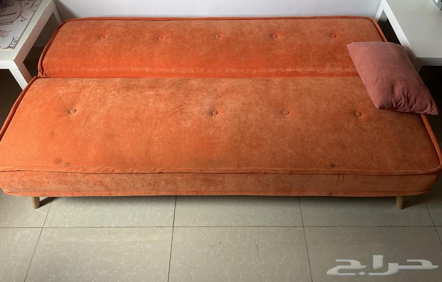 Two sofas for 400, both64444849387777111