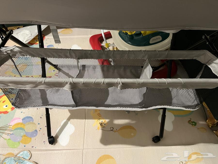 Changing Table64442952461826111