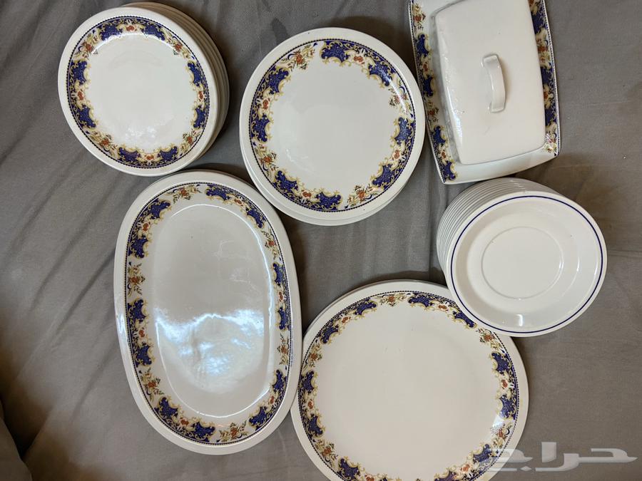 طقم سفره ايطالي من 28 قطعه رسم يدوي64465758939651110