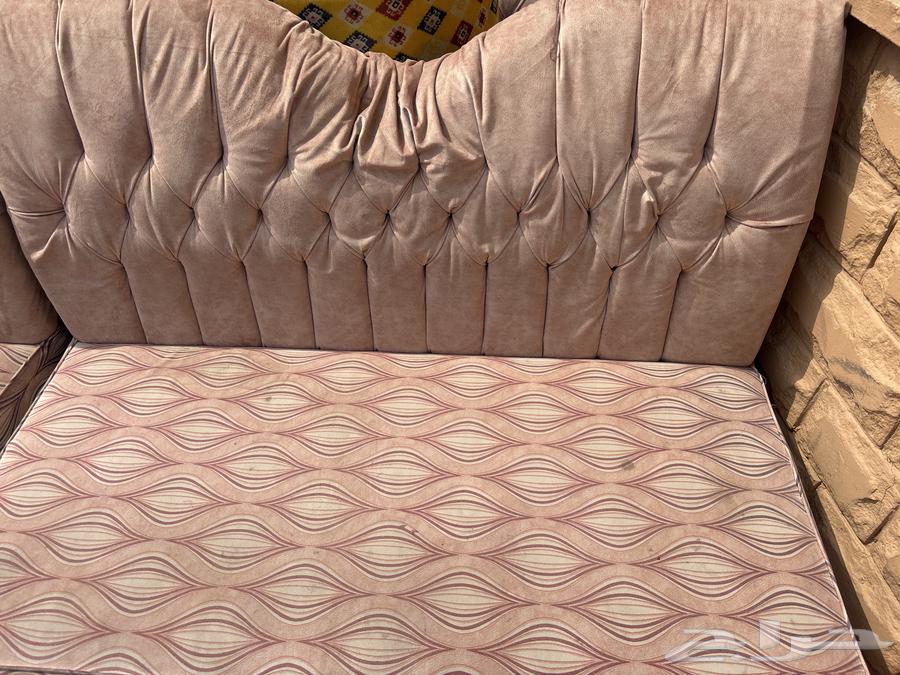 Two corners and 8 sofa pieces, clean and reupholstered64445377795586110