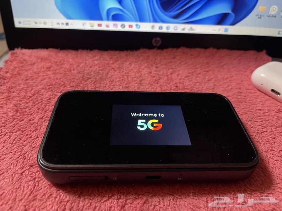 Portable 5G router64444378656770110