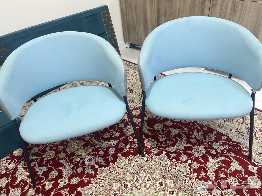 Two chairs and a new table64442323298178111