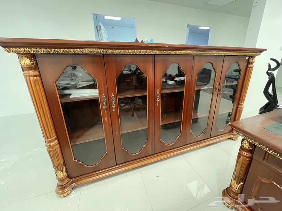 مكتب فاخر للبيع قابل للتفاوض64449047396097114