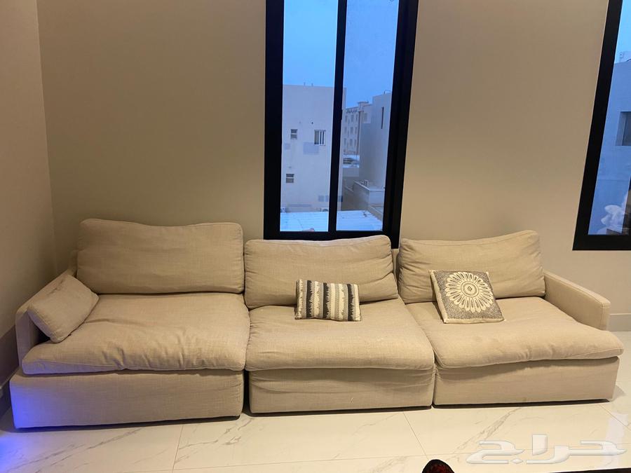 Sofa in excellent condition for sale, used only 8 months64445431923714110