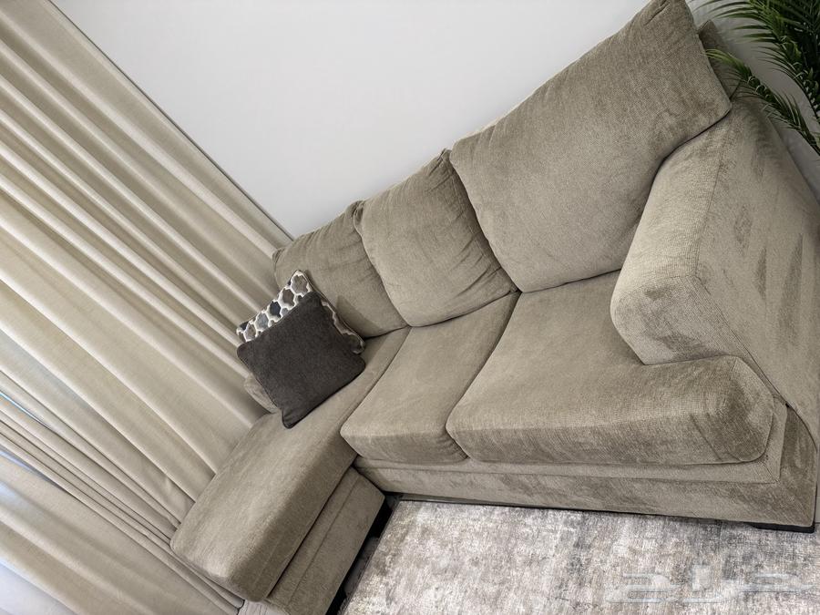 كنب زاوية من اشلي مع 4 خداديات64445811371393110