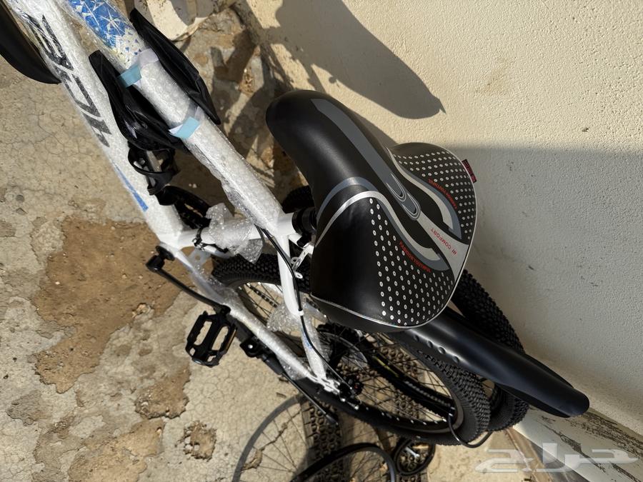 New romantic bike, doesn't complain about anything64444056898691113