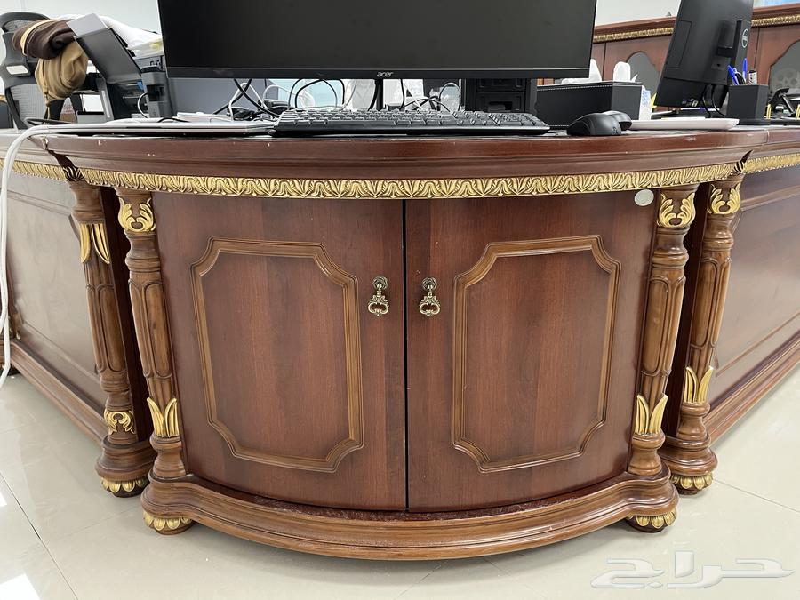 مكتب فاخر للبيع قابل للتفاوض64449047396097112