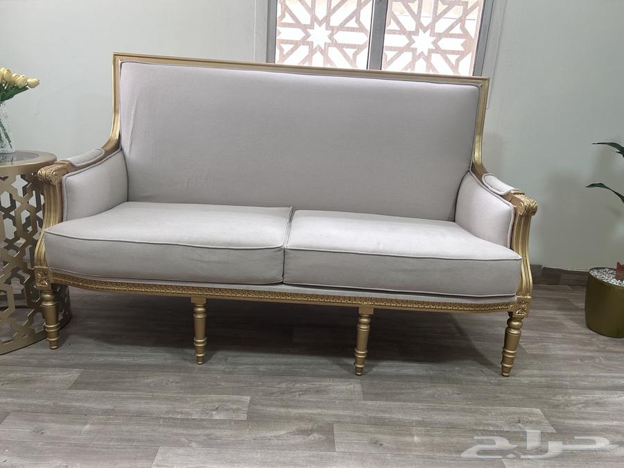 Classic sofa64448713656449111