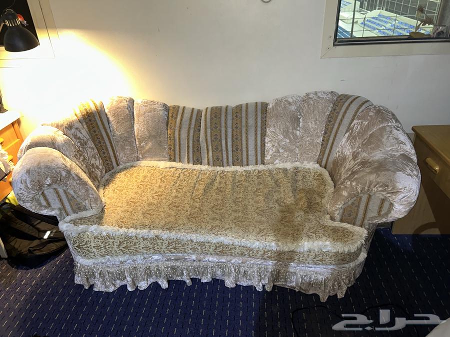 For sale, a sofa in good condition64448567134593111