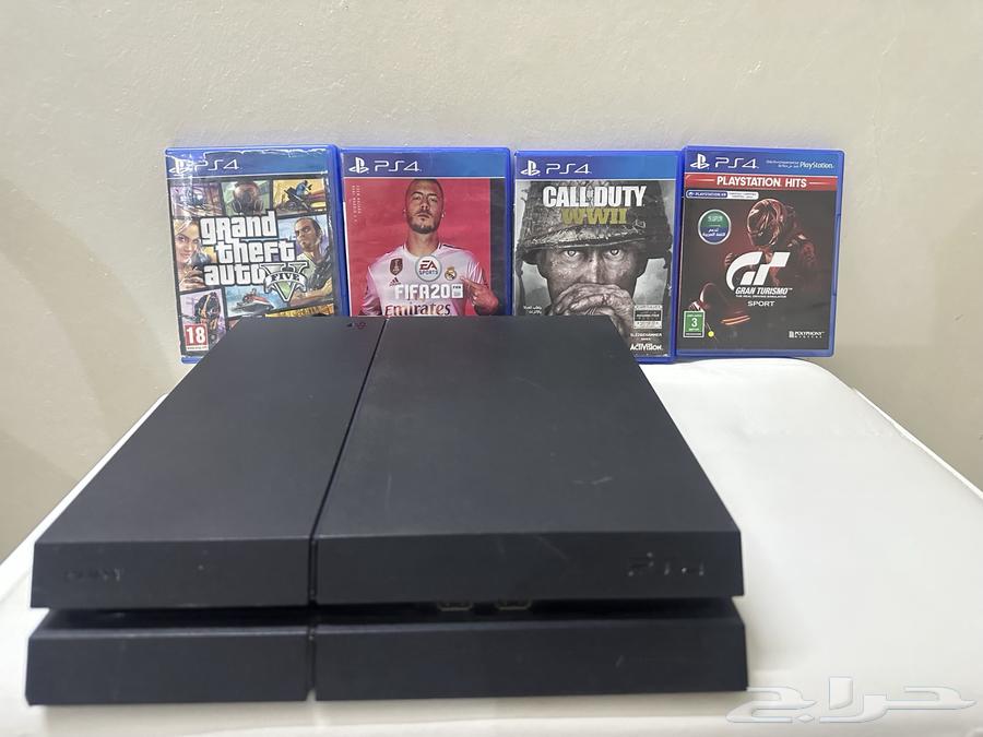 PlayStation 4 with four games and controller with Fortnite account64443317370627110