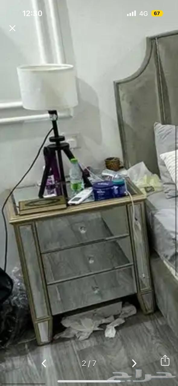 طاولة شفنيرة وتسريحة وطاولتين جنب الراس وطاولة وسط64448873727490111