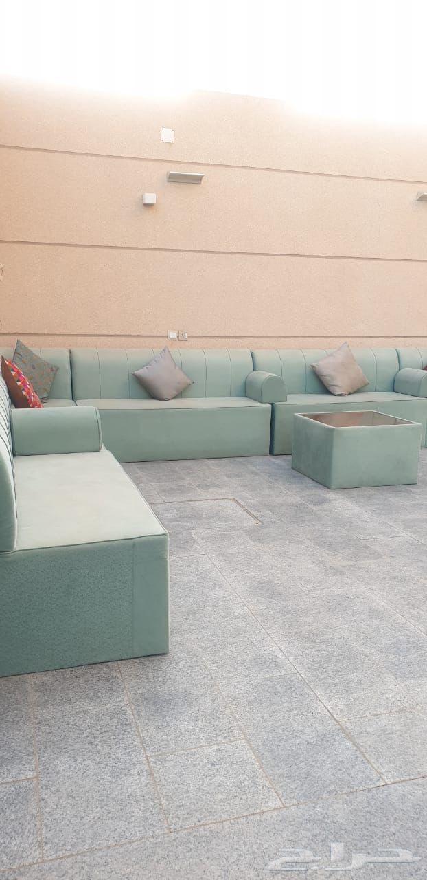 Selling two types of sofas, one custom-made with very little use - furniture64449382047234110