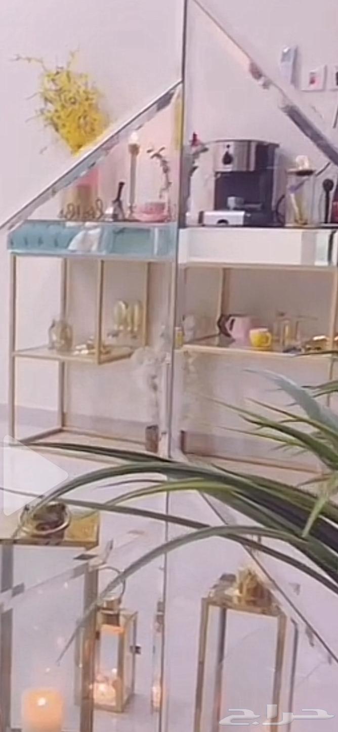 Mirror table with drawers, used for one and a half years, very clean, price 100064442516078338112