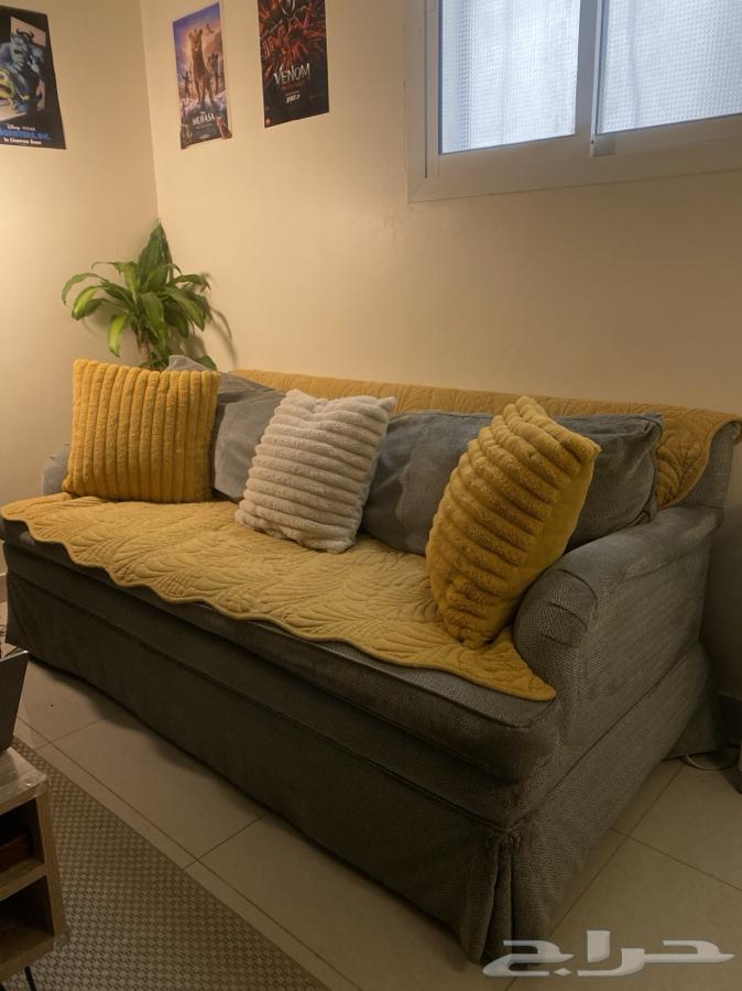 كنبة 3 مقاعد للبيع   بحالة شبه ممتاز64445391441409110