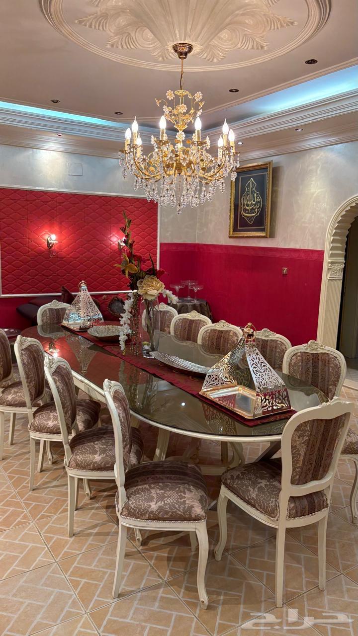 Dining table, cabinet, and dessert serving table64447375907843110