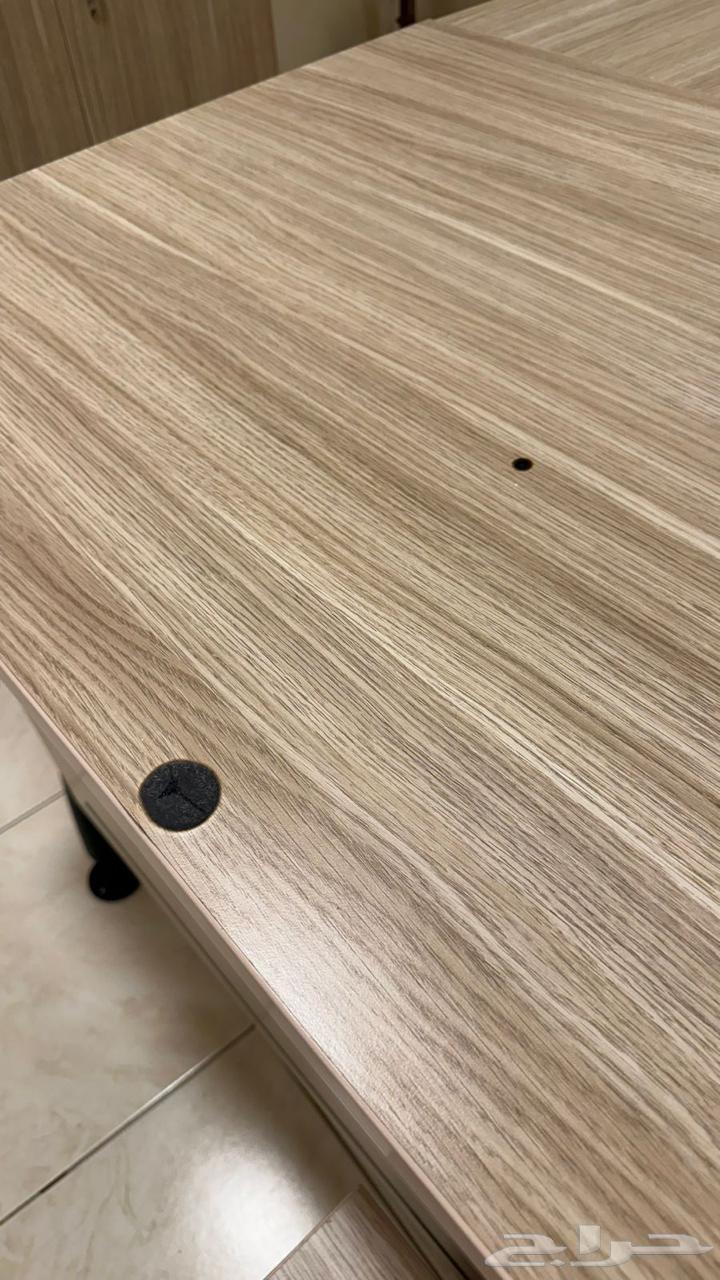 للبيع طاولة مكتب و دولاب و كرسي على السوم64447069054338111