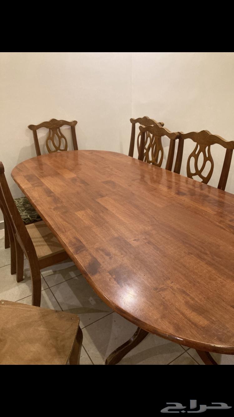 Large table with 8 chairs64443317378435111