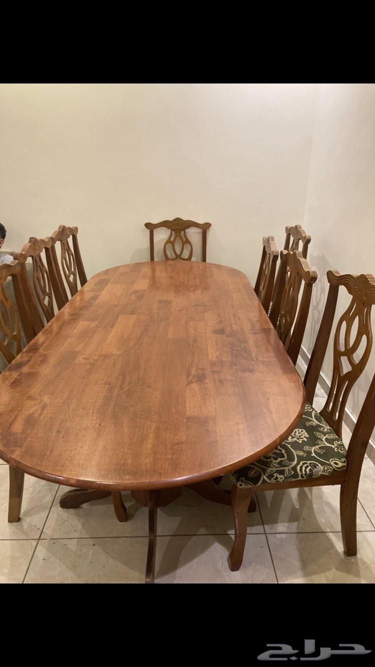 Large table with 8 chairs64443317378435110