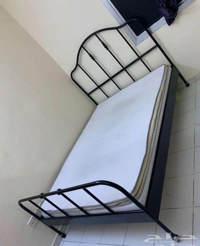 سرير ايكيا اسود مستعمل نظيف64444485784834112