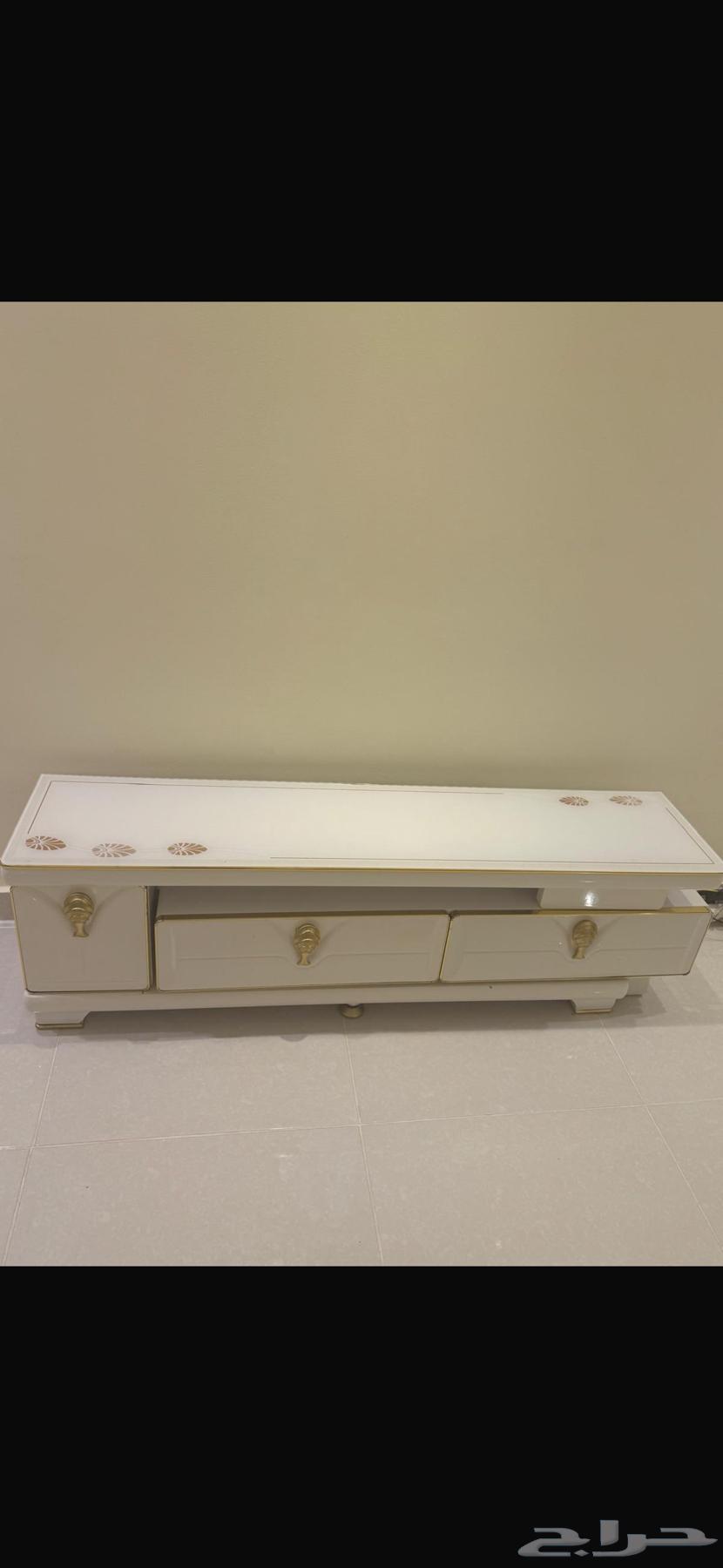 تلفزيون سامسنج 55 و طاولات تلفزيون64447042602755111