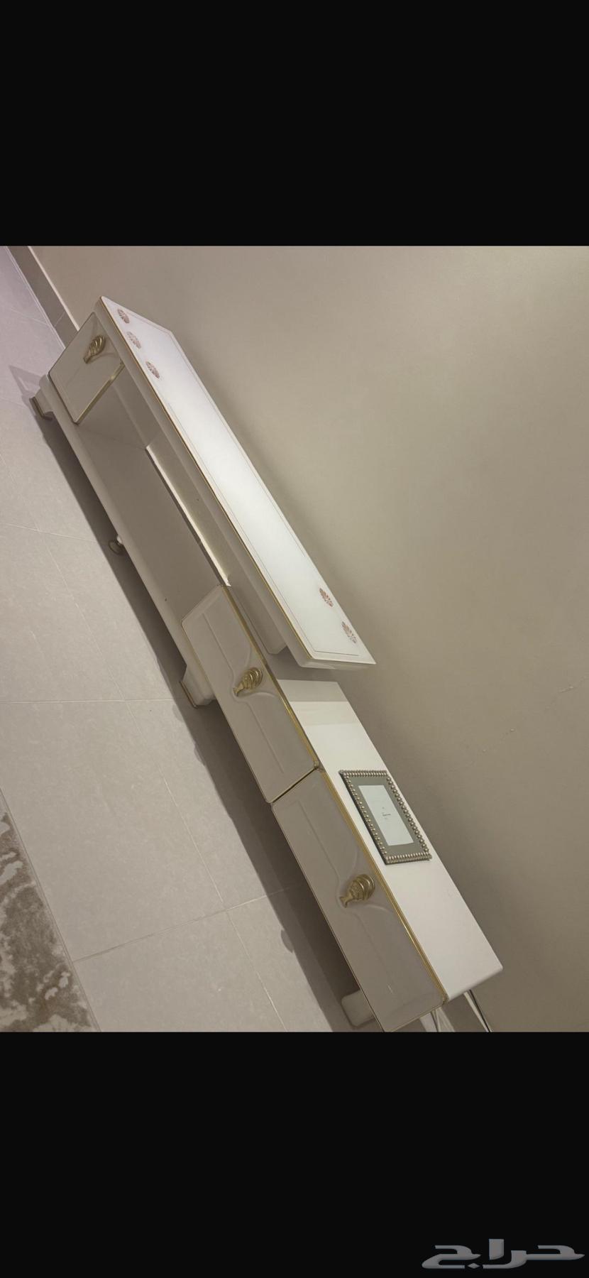 تلفزيون سامسنج 55 و طاولات تلفزيون64447042602755110