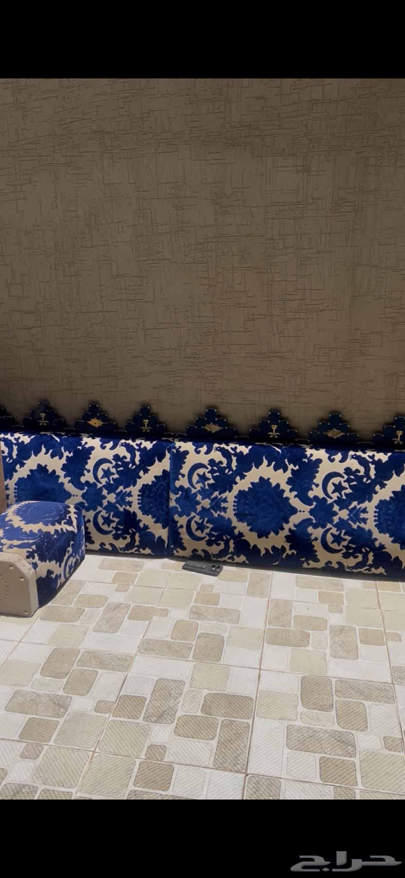 Attached and ventilated sofa64443317467906110