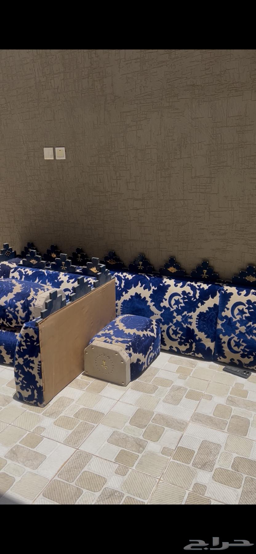 Attached and ventilated sofa64443317467906113