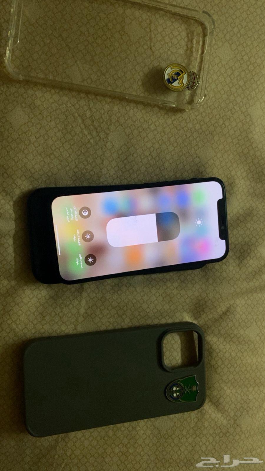 iPhone 12 regular in very clean condition64447176631938111