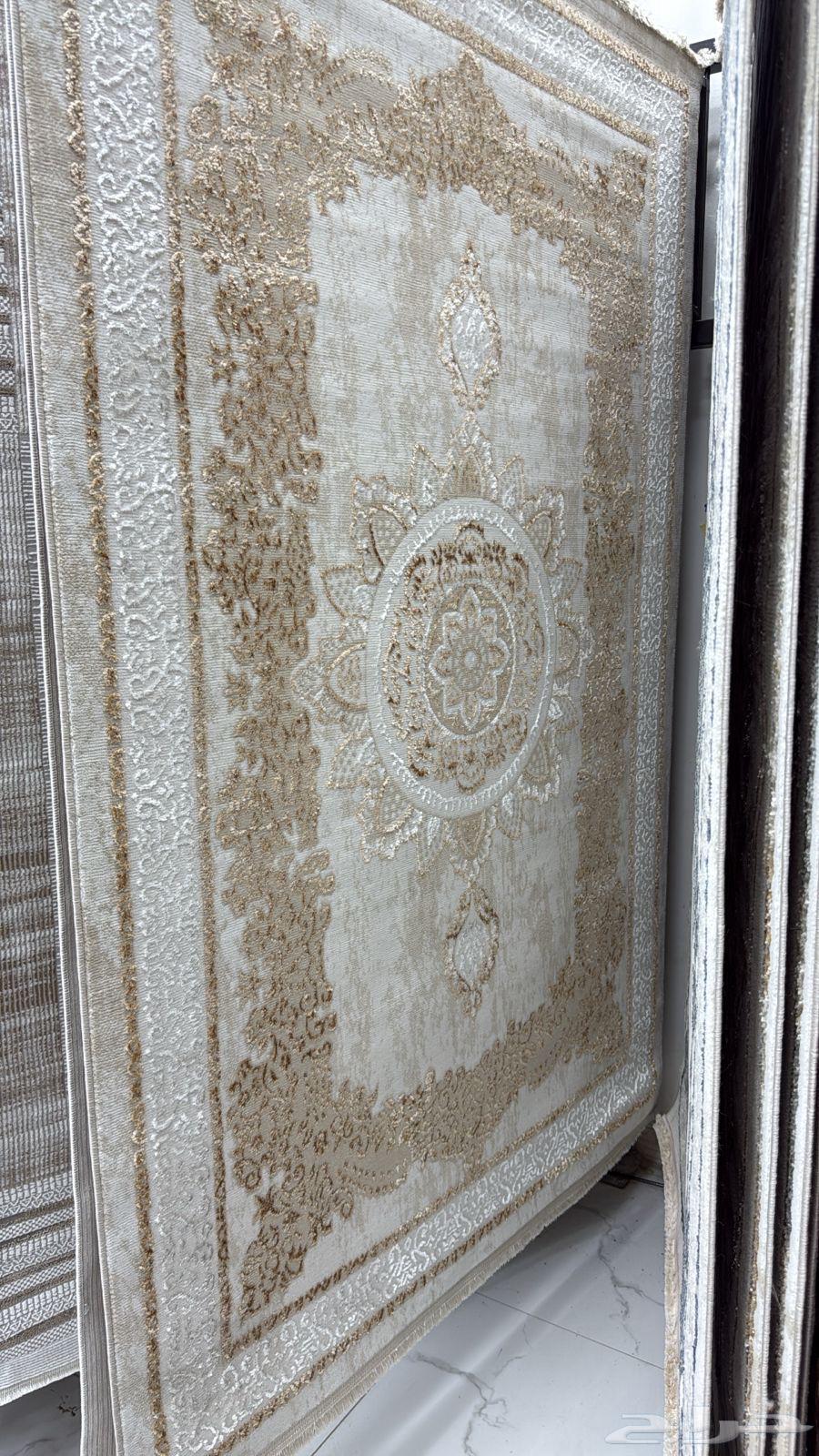 New carpet used for only one week64448222113409110