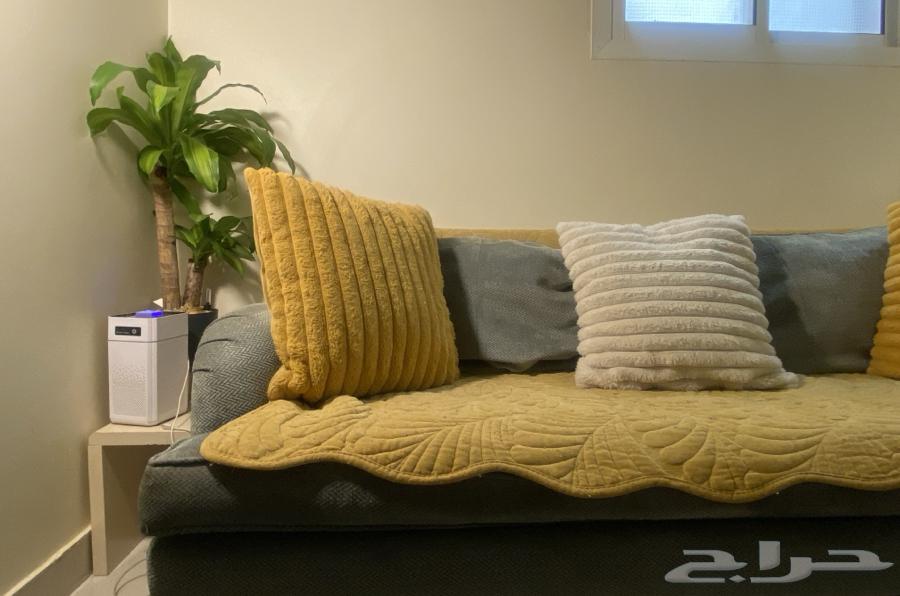 كنبة 3 مقاعد للبيع   بحالة شبه ممتاز64445391441409111